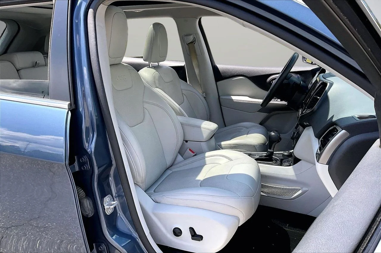 Used 2022 Blue Jeep Limited image 24