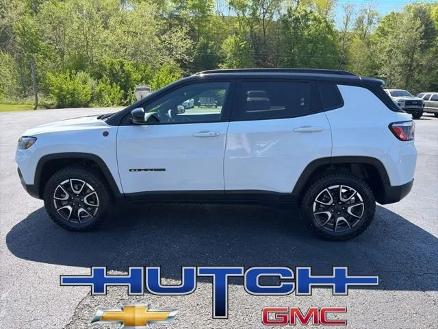 Used 2025 White Jeep Trailhawk image 8