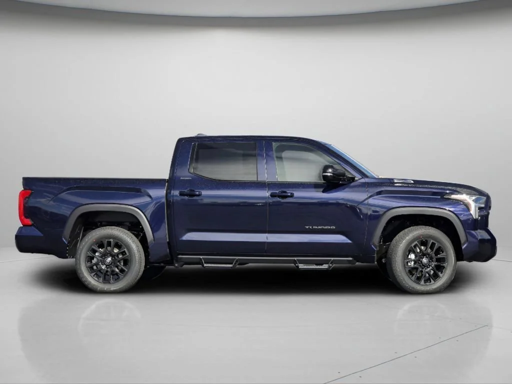 2026 Toyota Tundra Limited - Photo 9