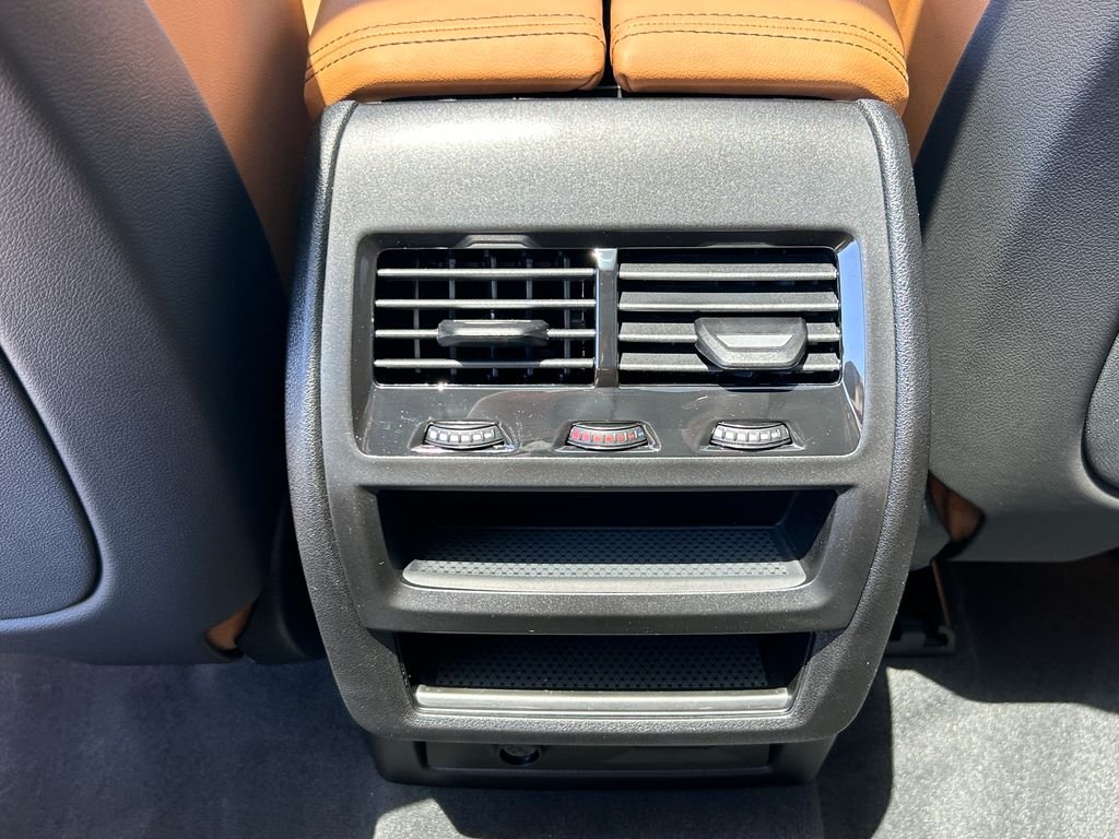 2026 BMW X5 50e - Photo 33