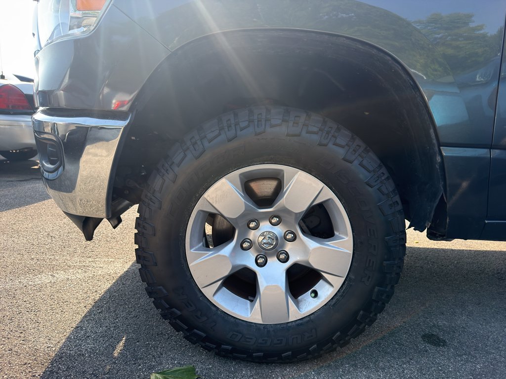 Used 2019 Granite Crystal Metallic Clearcoat Ram Big Horn/Lone Star image 3