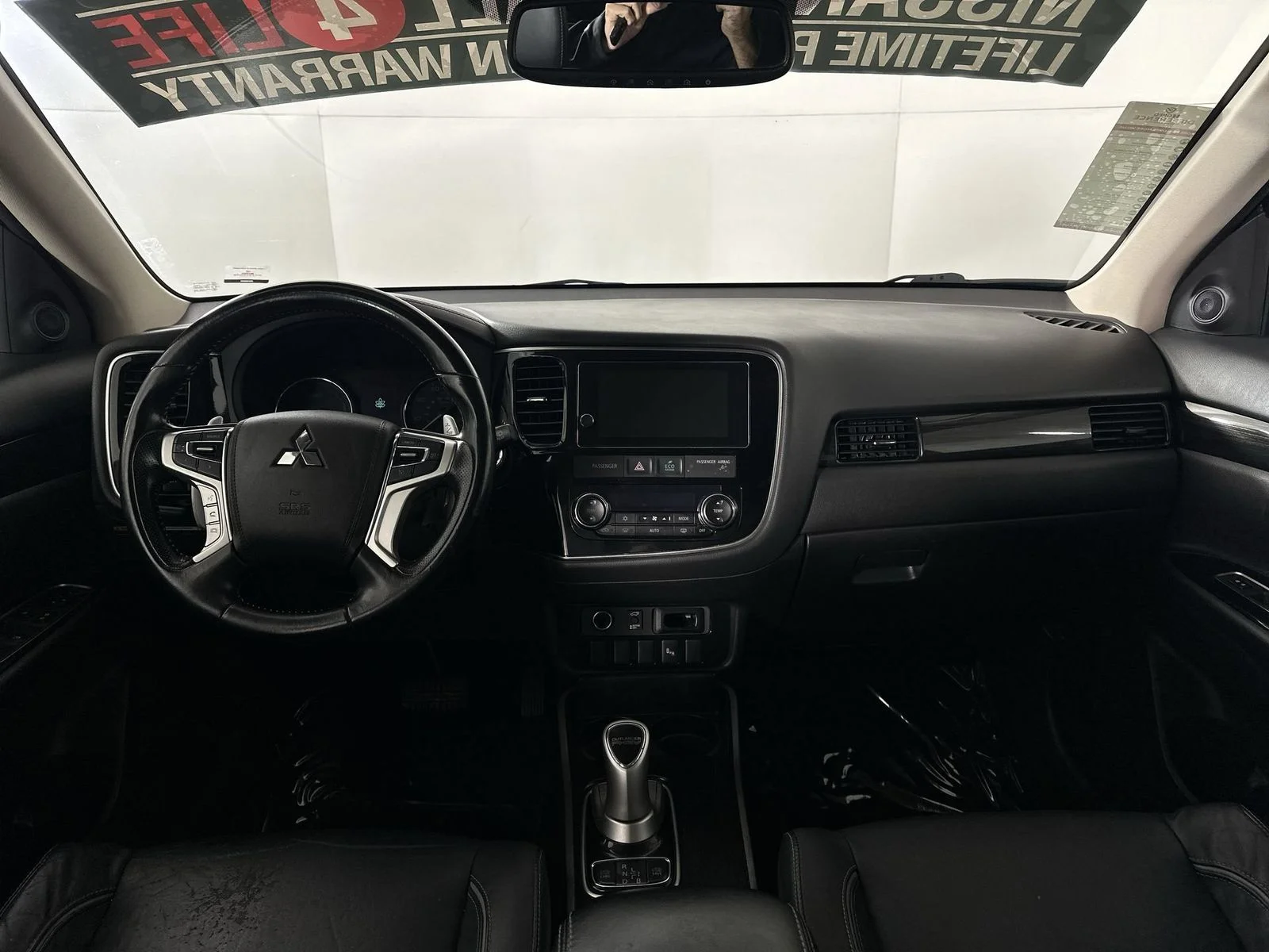 Used 2018 Black Mitsubishi SEL image 21
