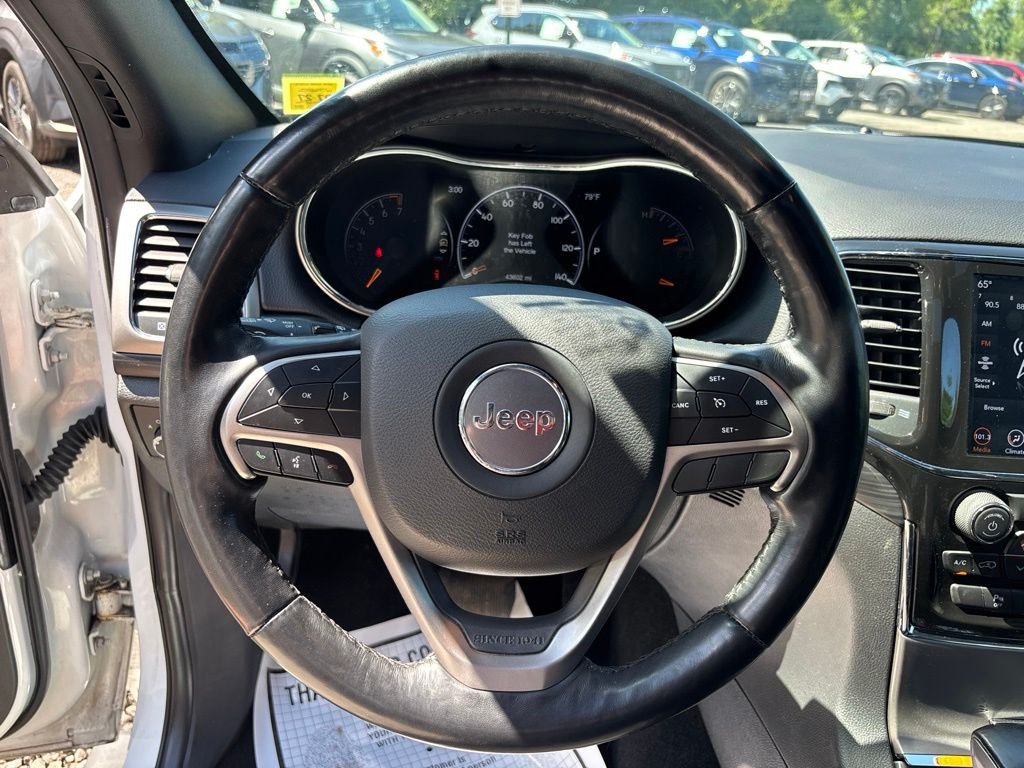 Used 2021 White Jeep Laredo X image 24