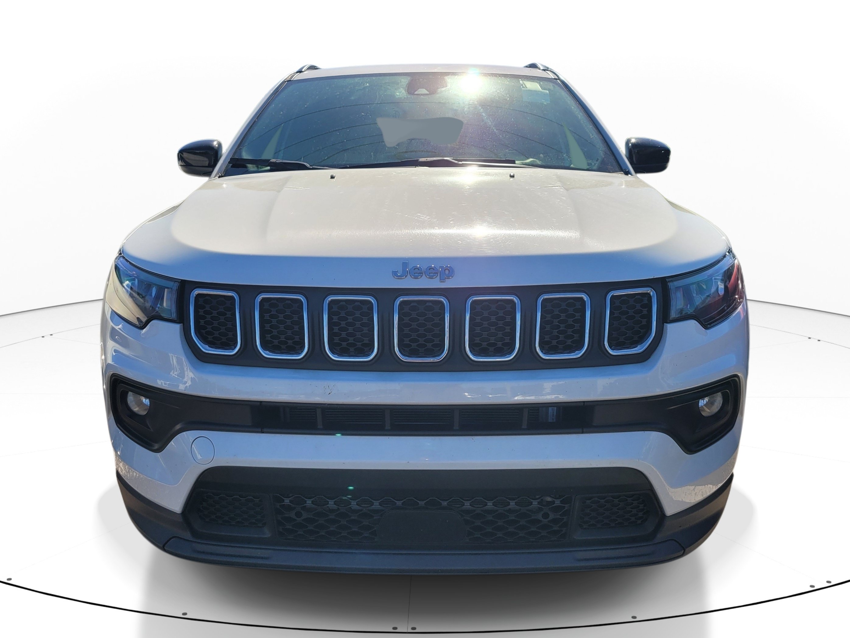 Used 2024 Bright White Clearcoat Jeep Latitude image 2