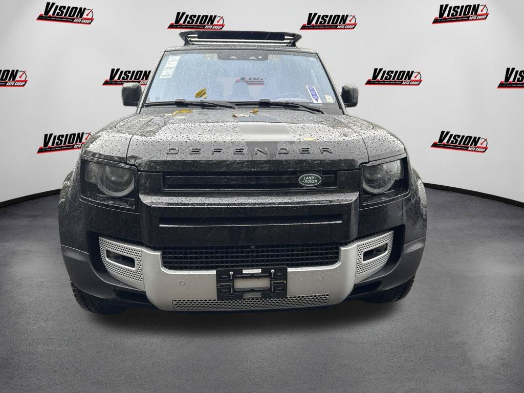 Used 2023 Black Land Rover SE image 2