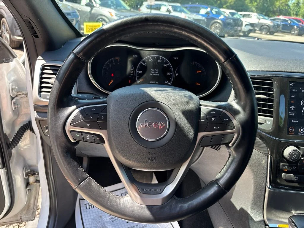 Used 2021 White Jeep Laredo X image 24