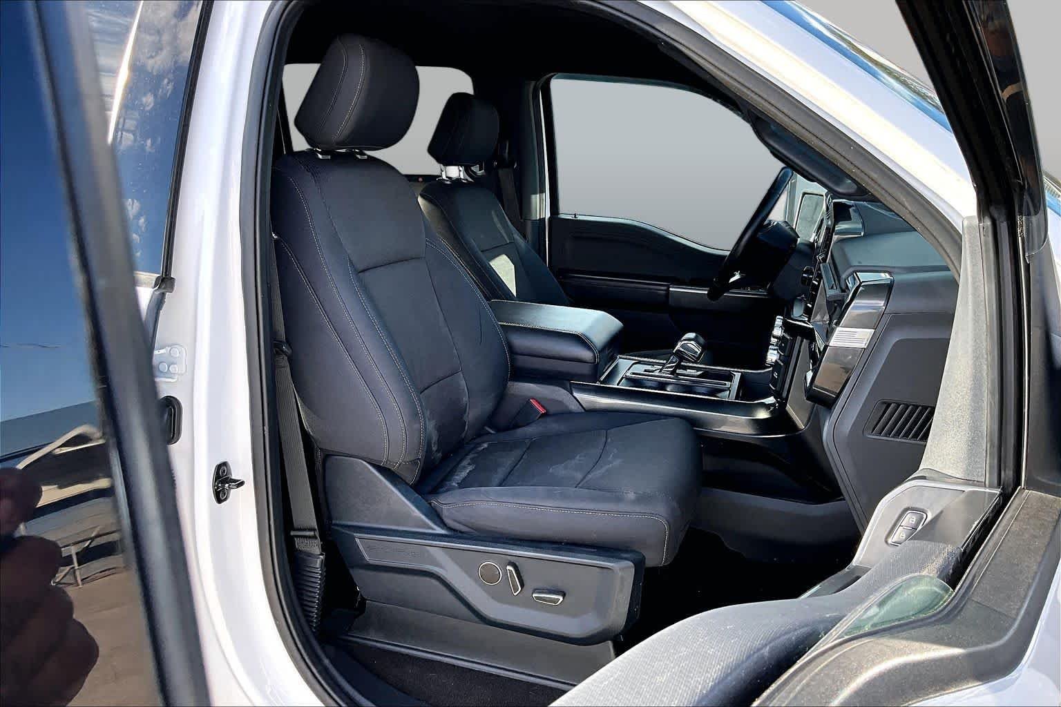 Used 2021 Oxford White Ford XLT image 10