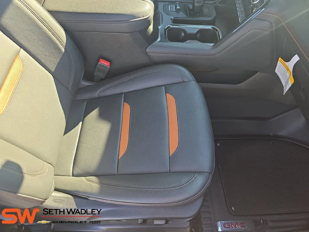 Used 2025 Onyx Black GMC AT4 image 10