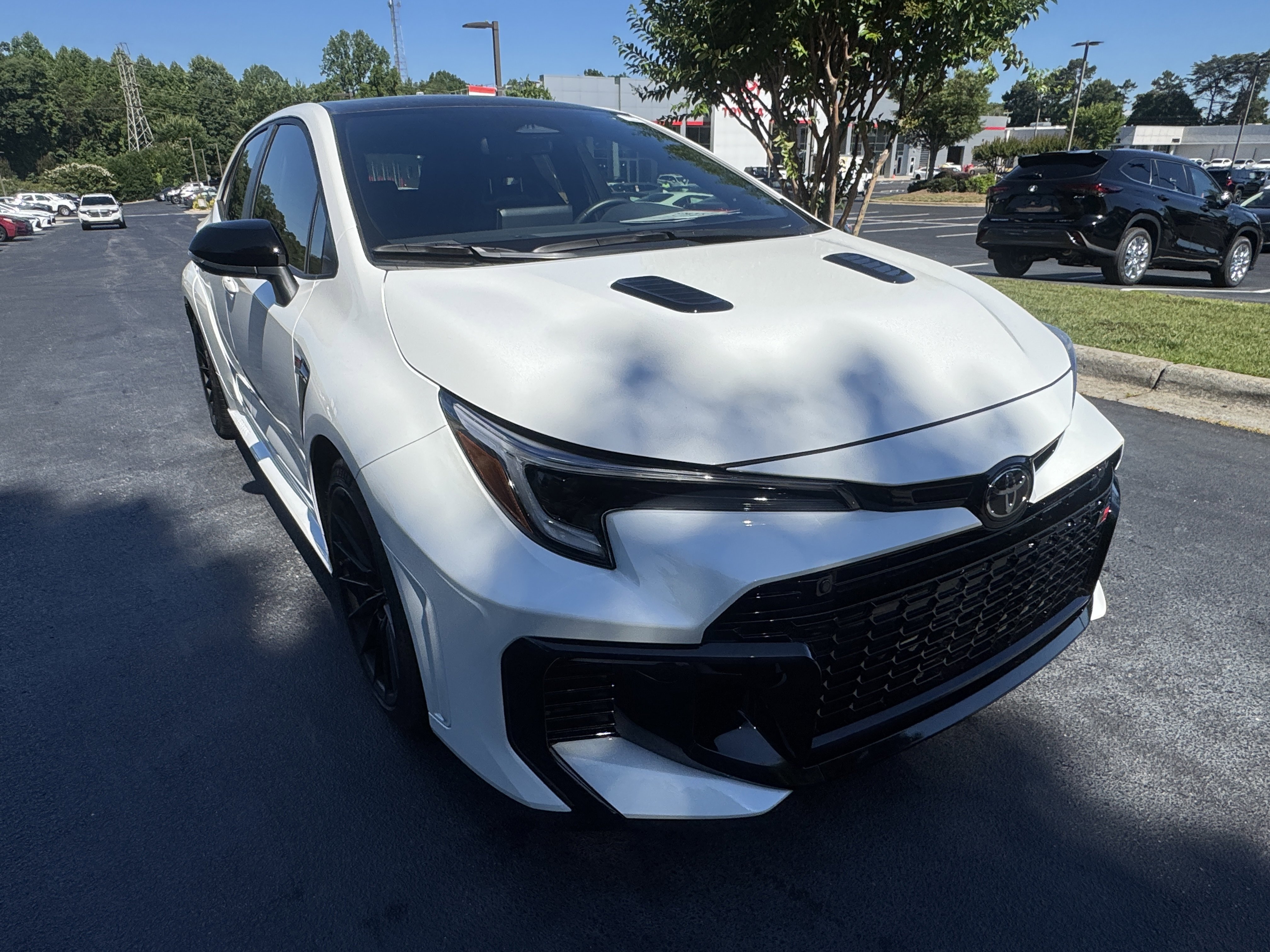 Used 2025 Ice Toyota Premium image 3