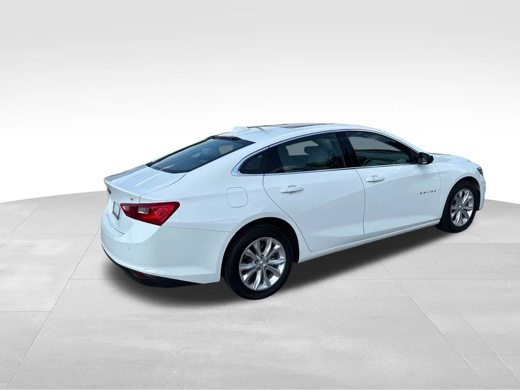 Used 2024 White Chevrolet LT image 6