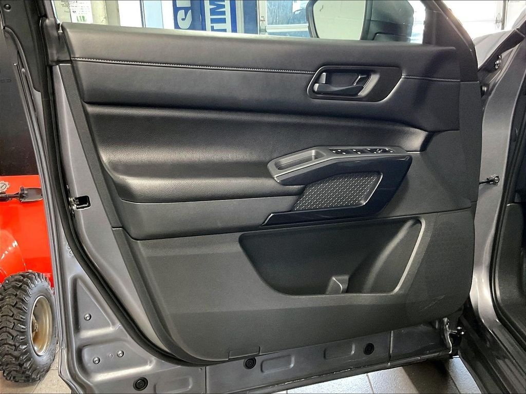 Used 2023 Gray Nissan SV image 9