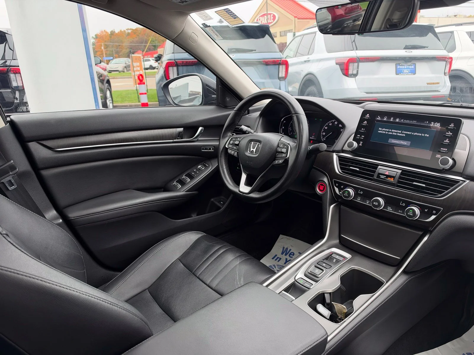 Used 2020 Black Honda Touring 2.0T image 33