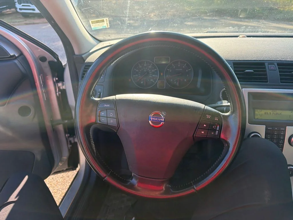 Used 2011  Volvo T5 image 14