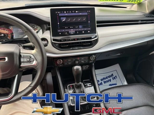 Used 2025 White Jeep Limited 4x4 image 31