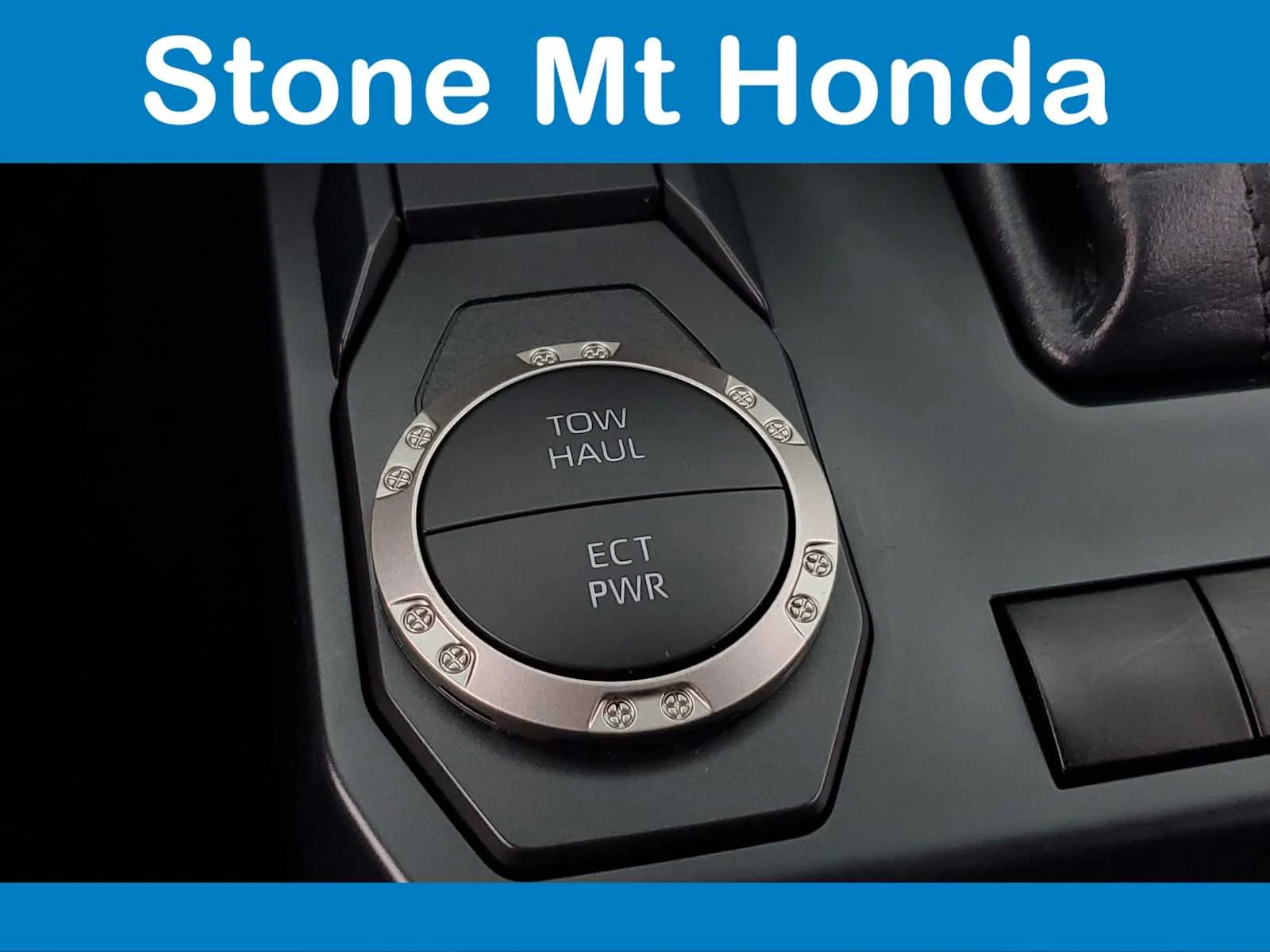 Used 2025 Underground Toyota SR5 image 30