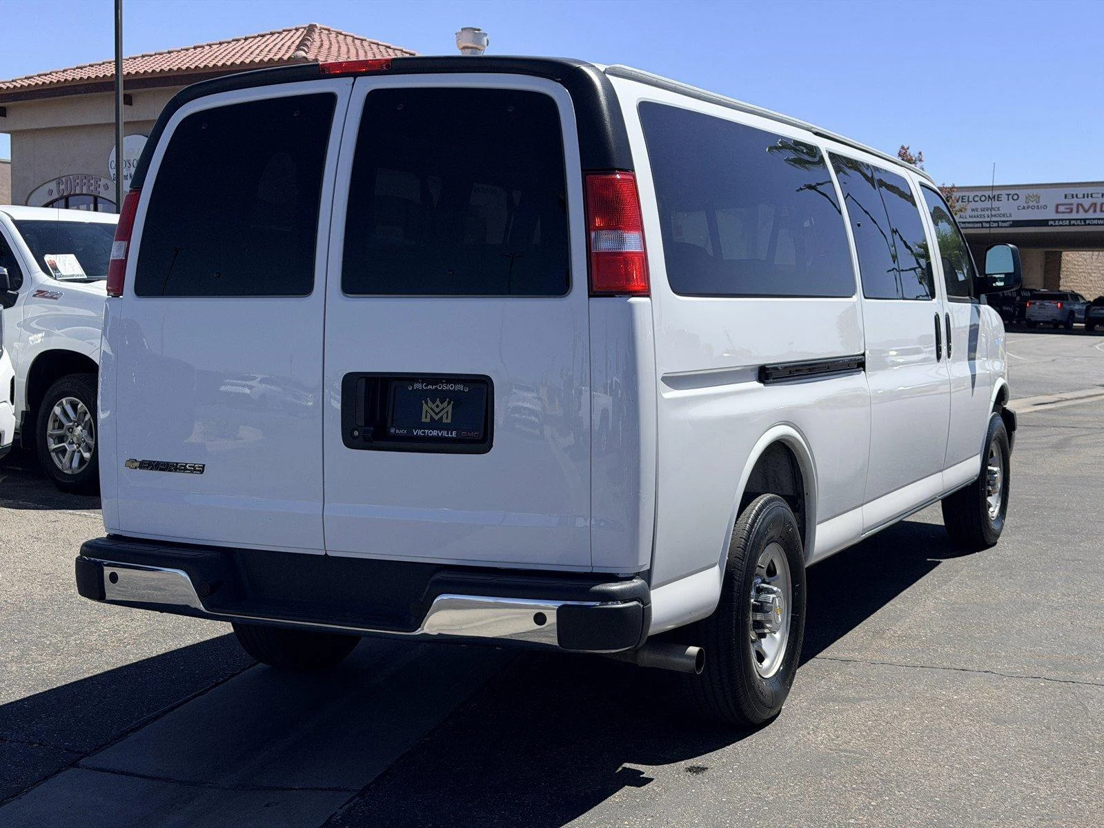 Used 2025 Summit White Chevrolet 1LT image 6