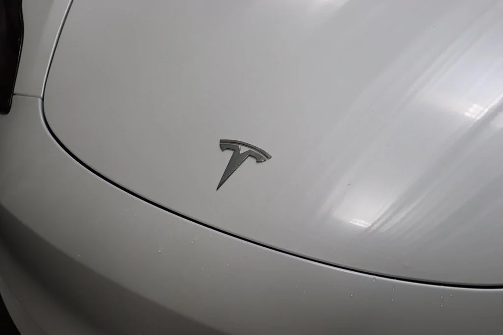 Used 2023 Pearl White Multi-Coat Tesla Base image 3