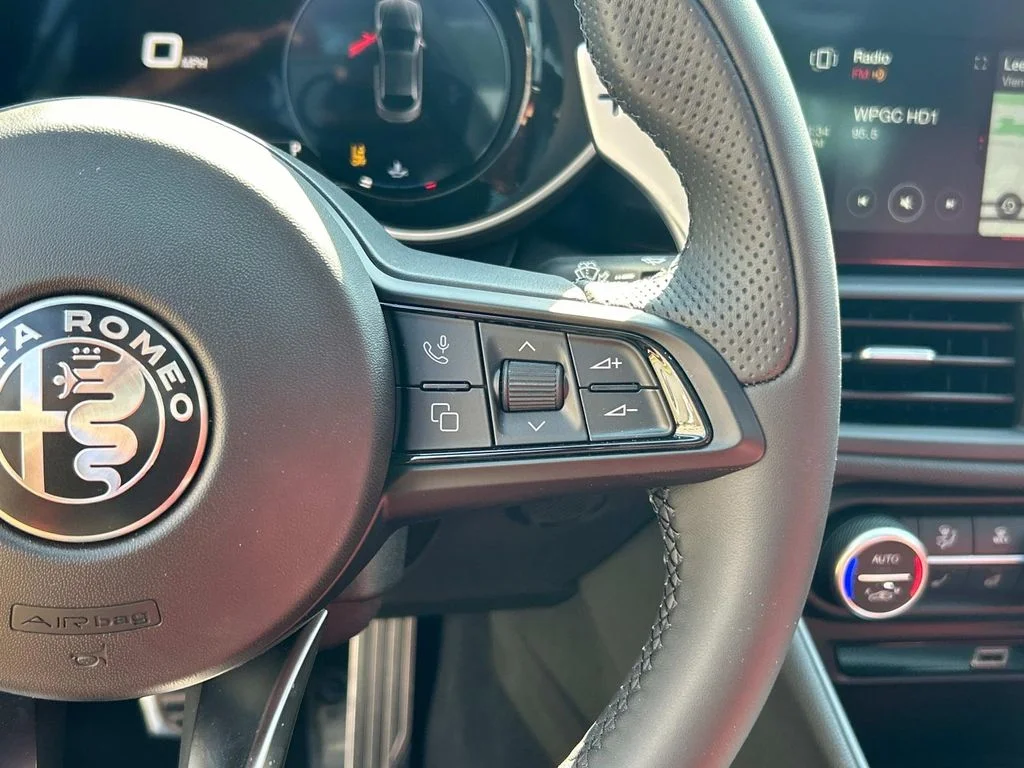2025 Alfa Romeo Giulia Base - Photo 28