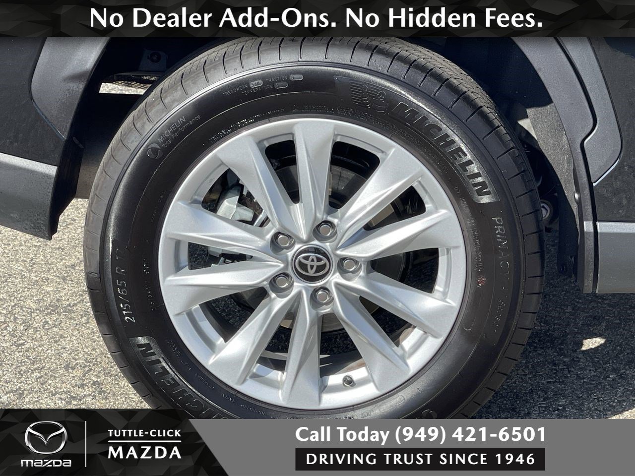 Used 2025 JET BLACK Toyota LE image 11