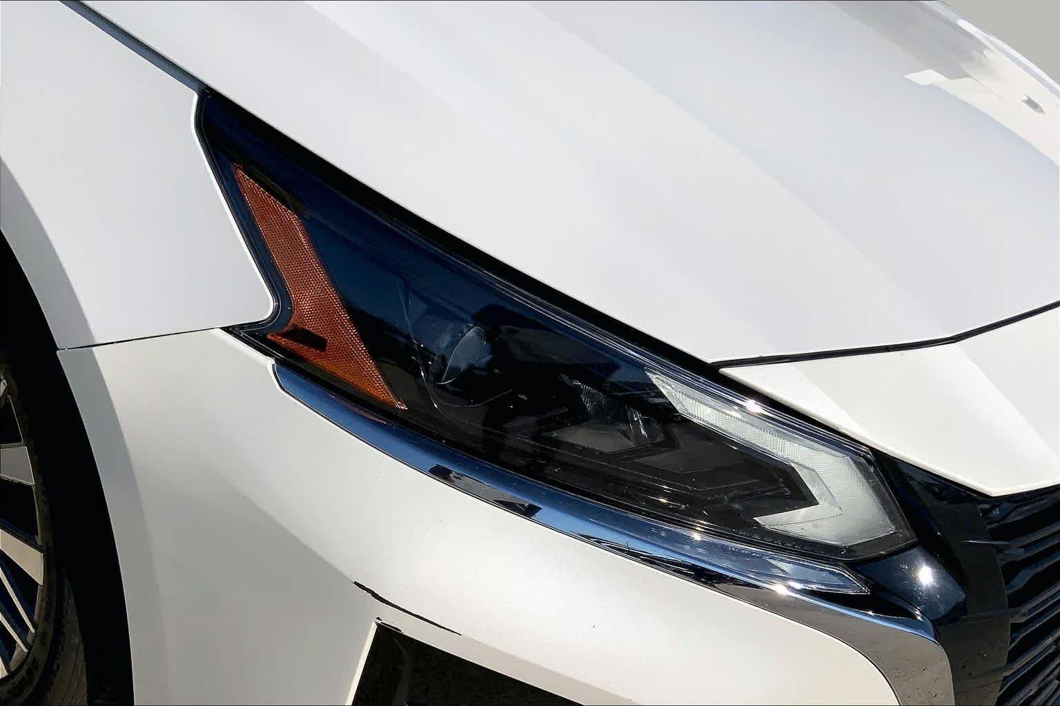 Used 2024 Pearl White Tricoat Nissan 2.5 SV image 28