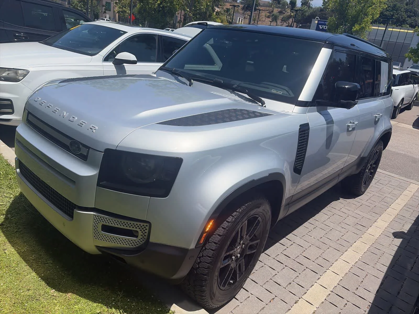 2024 Land Rover Defender 110 S P300's photo