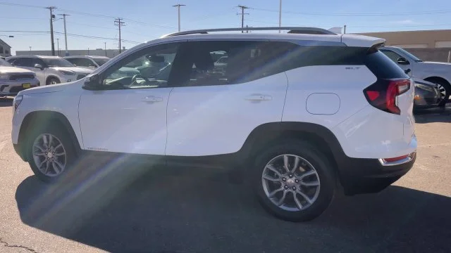 Used 2024 White GMC SLT image 8