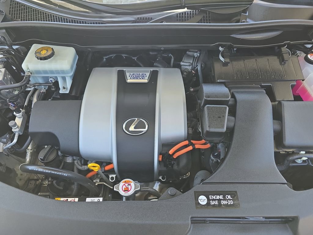 Used 2019 White Lexus 450h image 34