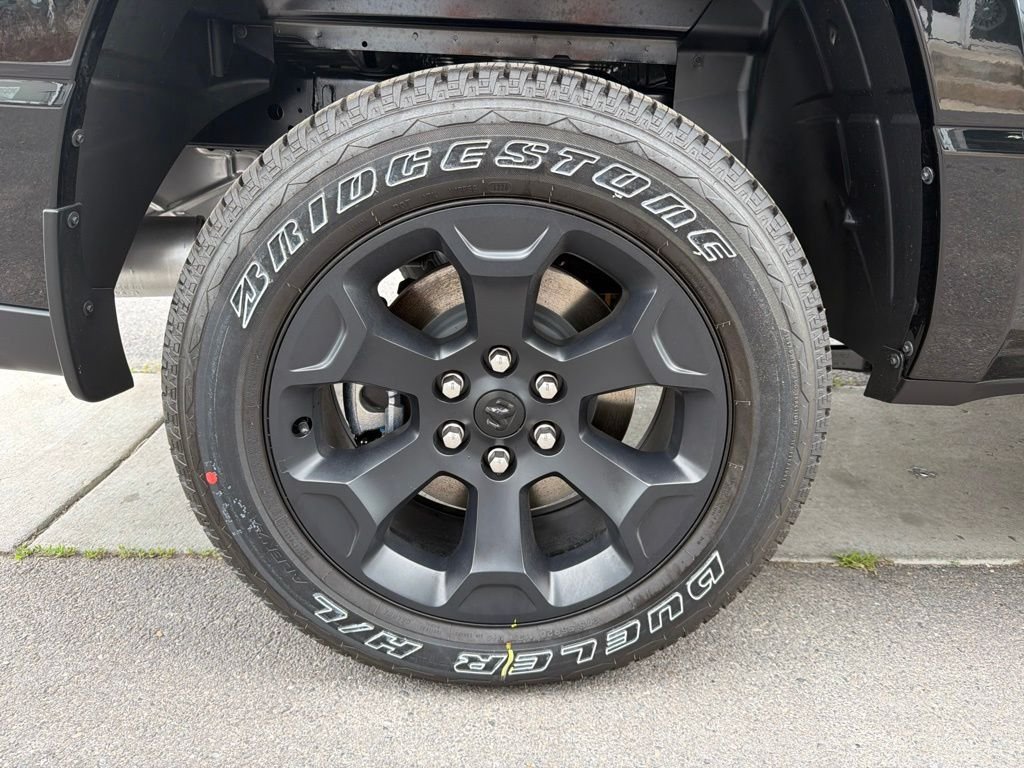 New 2026 Diamond Black Crystal Pearl-Coat Exterior Paint RAM Express image 47