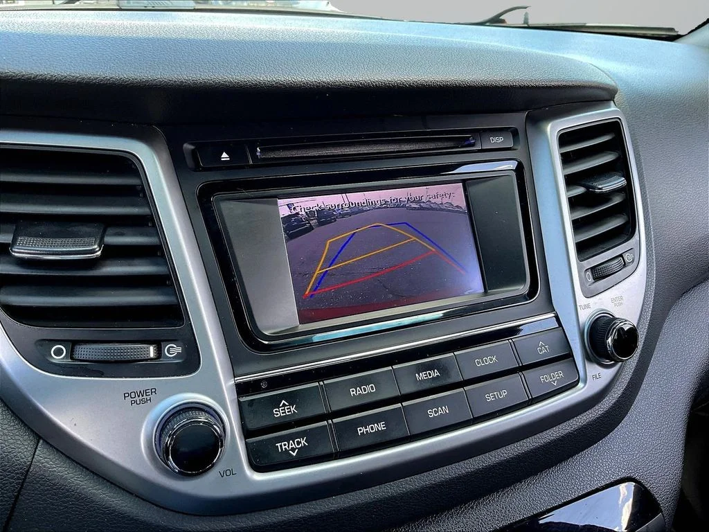 Used 2017 Orange Hyundai SE image 13