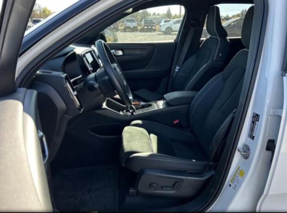 Used 2023 White Volvo Twin Plus image 2