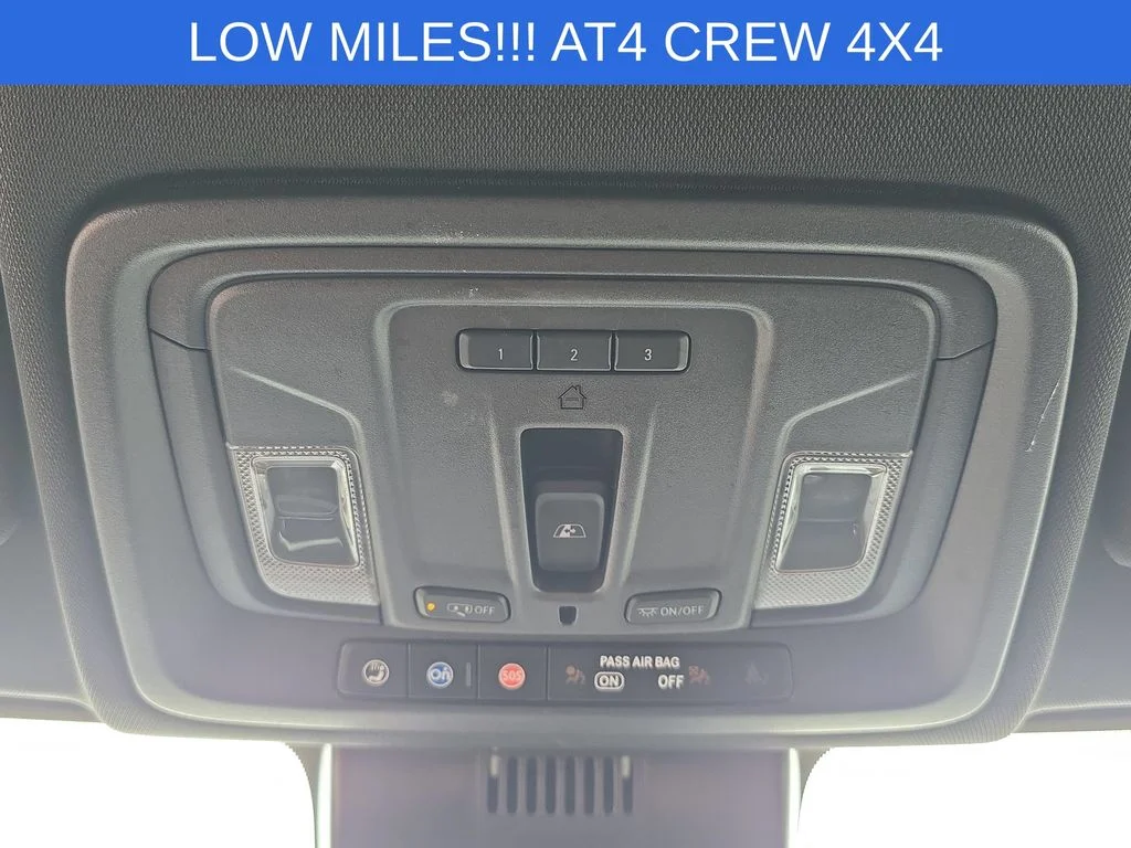 Used 2024  GMC AT4 image 36