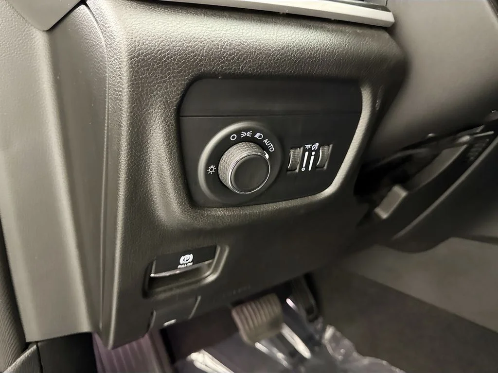 Used 2024 Gray Jeep Laredo X image 10