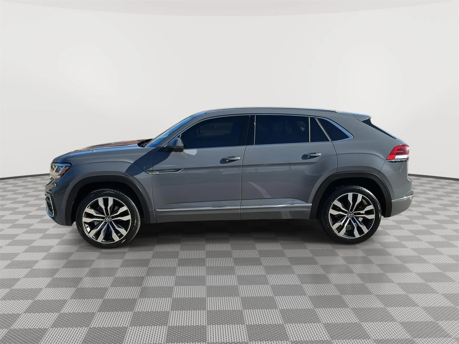 Used 2022 Pure Gray Volkswagen 3.6L V6 SEL Premium R-Line image 8