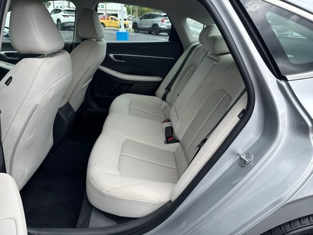 Used 2025 Silver Hyundai SEL image 19