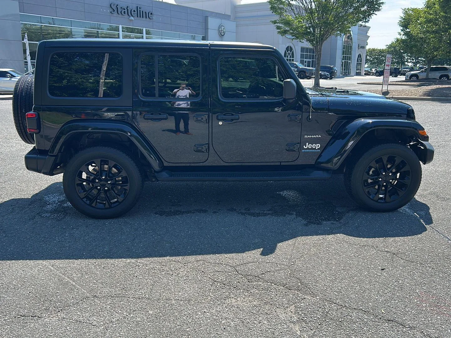 Used 2023 Black Clearcoat Jeep Sahara image 6