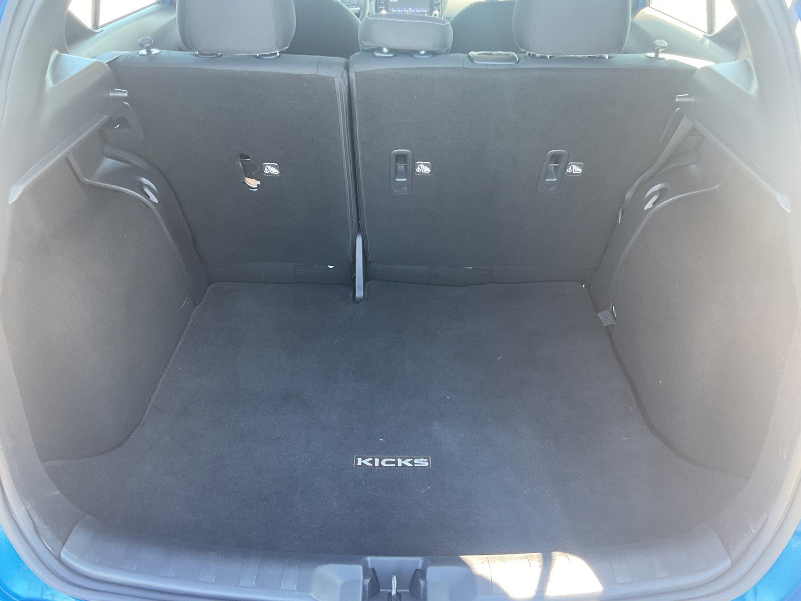 Used 2021 Electric Blue Metallic Nissan SV image 12