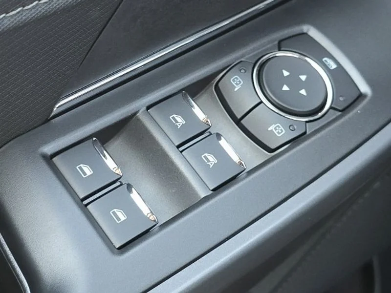 2025 Ford F-150 XLT - Photo 12