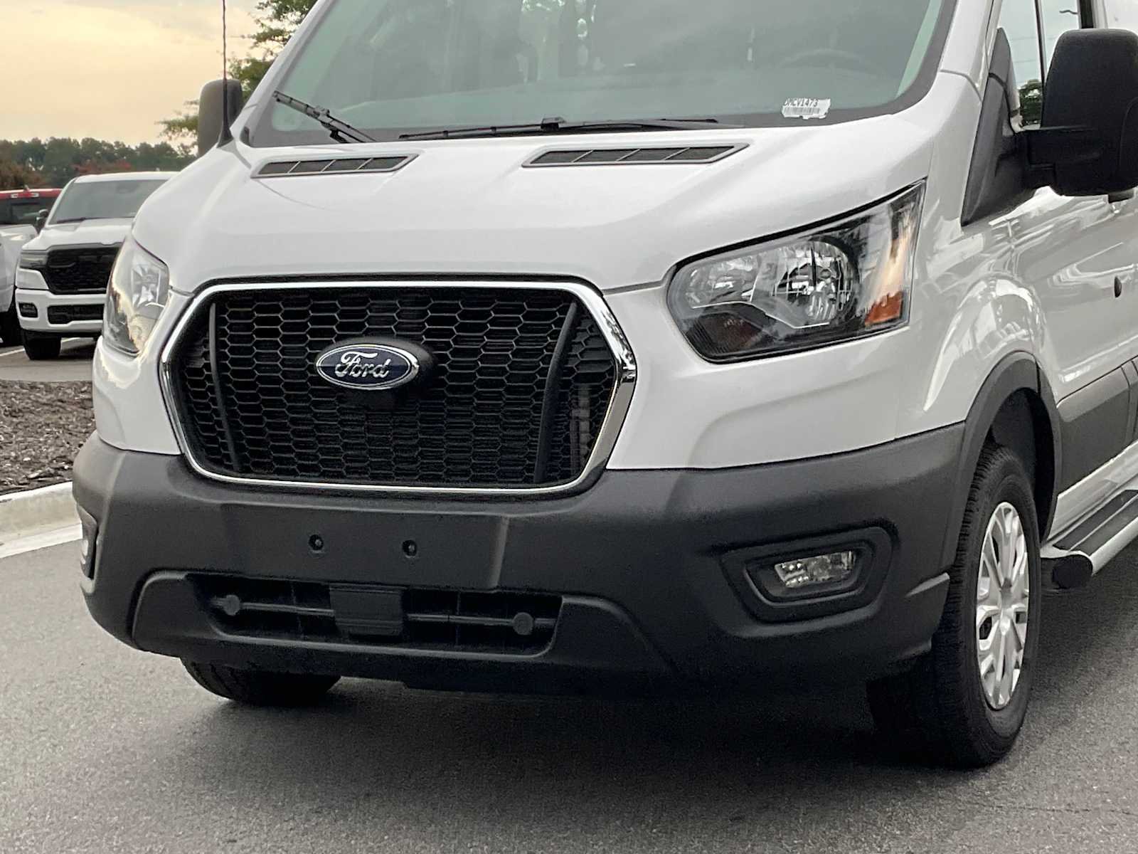 Used 2025 Oxford White Ford  image 9