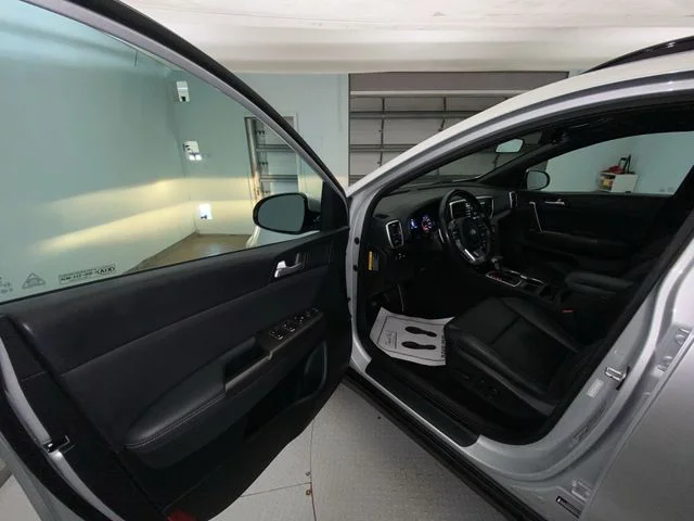 Used 2022 Silver Kia Nightfall image 11