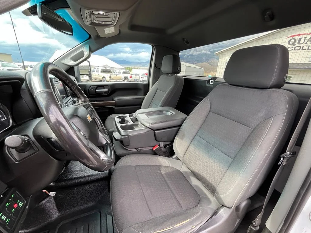 Used 2022 Summit White Chevrolet LT image 9
