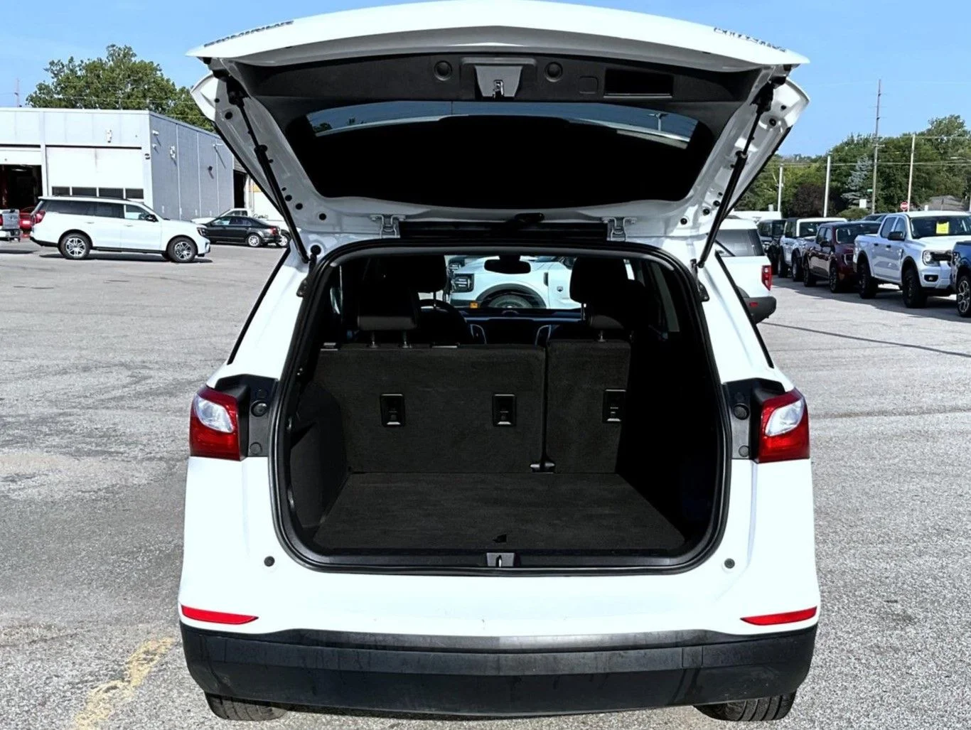 Used 2021 White Chevrolet LS image 9