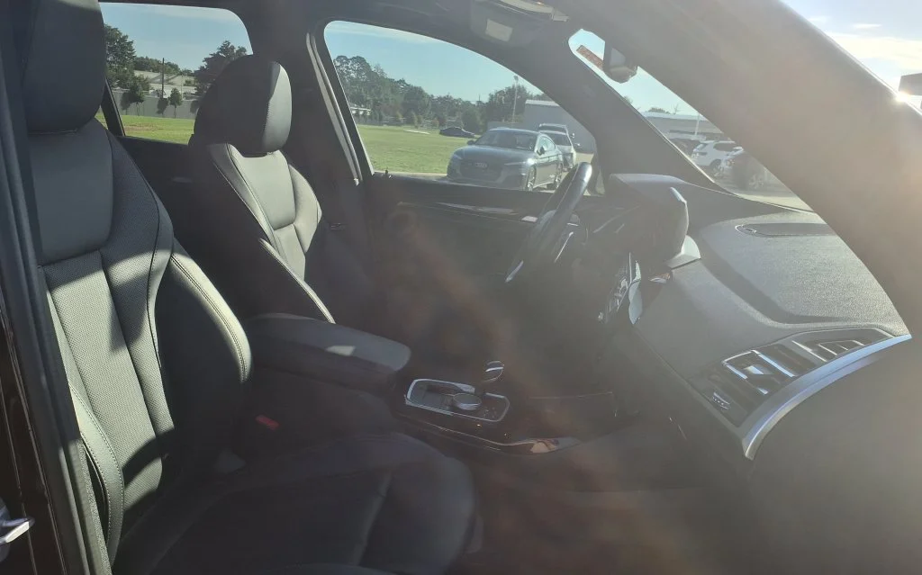 Used 2023 Black BMW sDrive30i image 18