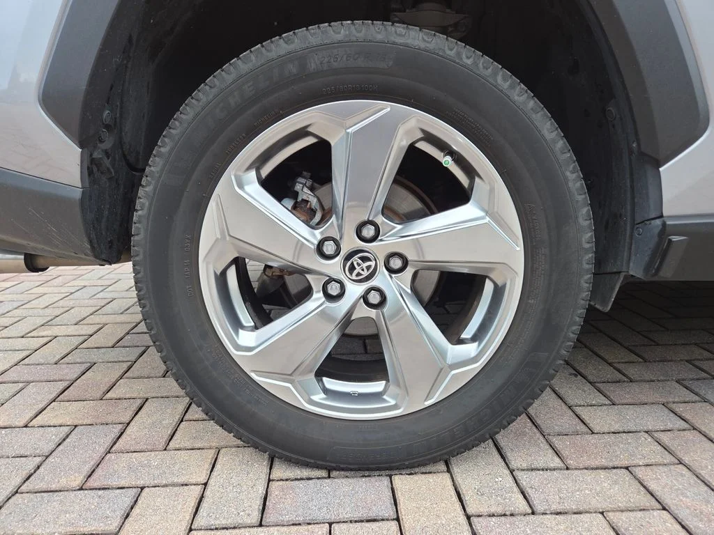 Certified Used 2020 Silver Toyota Limited image 19