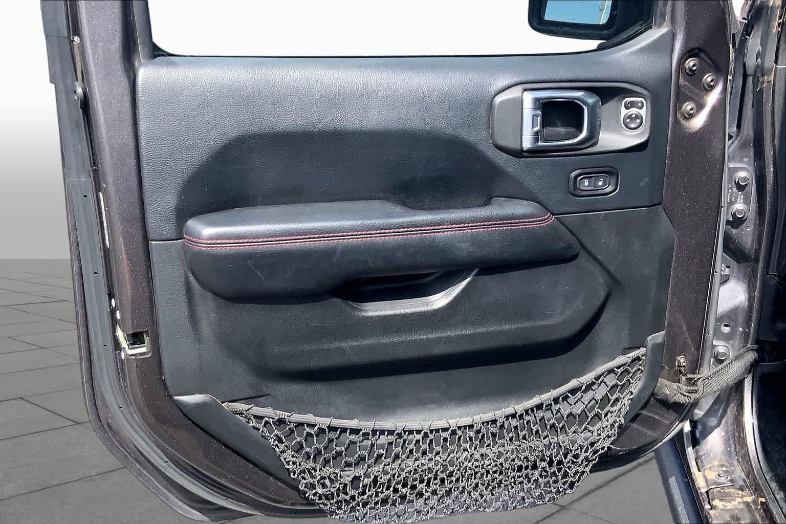 Used 2018 Granite Crystal Metallic Clearcoat Jeep Rubicon image 22