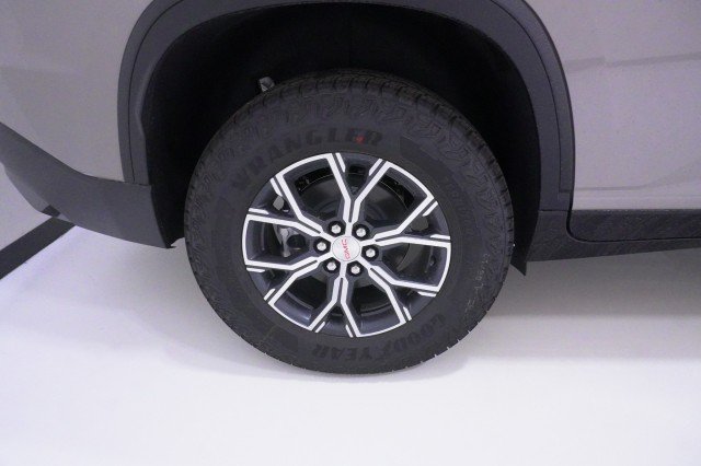 2026 GMC Acadia AT4 - Photo 6