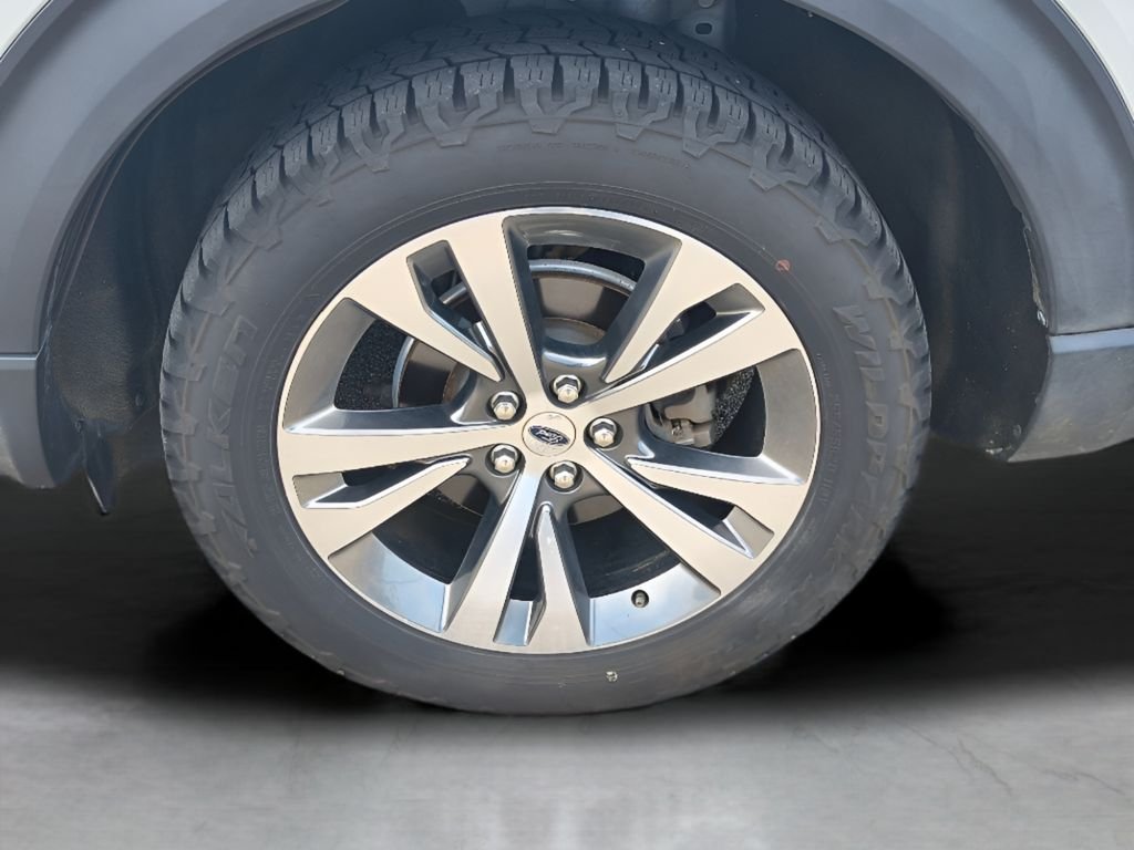 Used 2020 Star White Metallic Tri-Coat Ford Platinum 4WD image 3