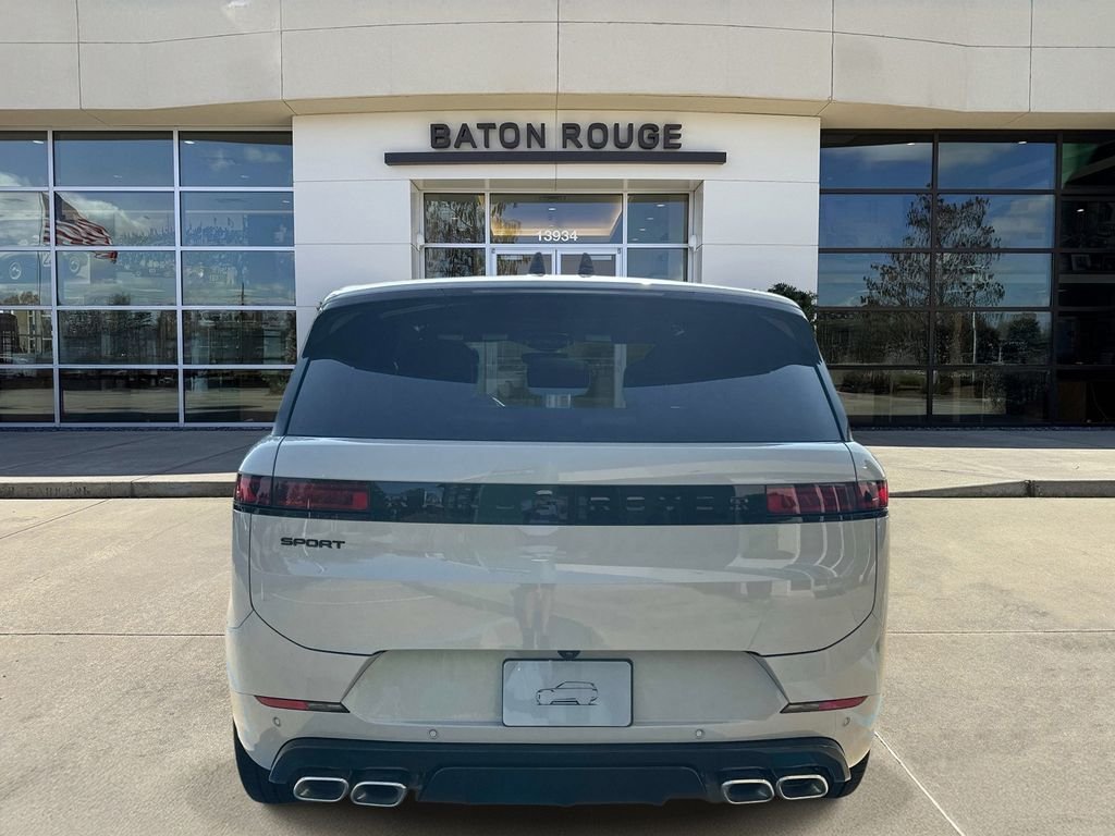 New 2026 Borasco Grey Land Rover Dynamic SE image 4