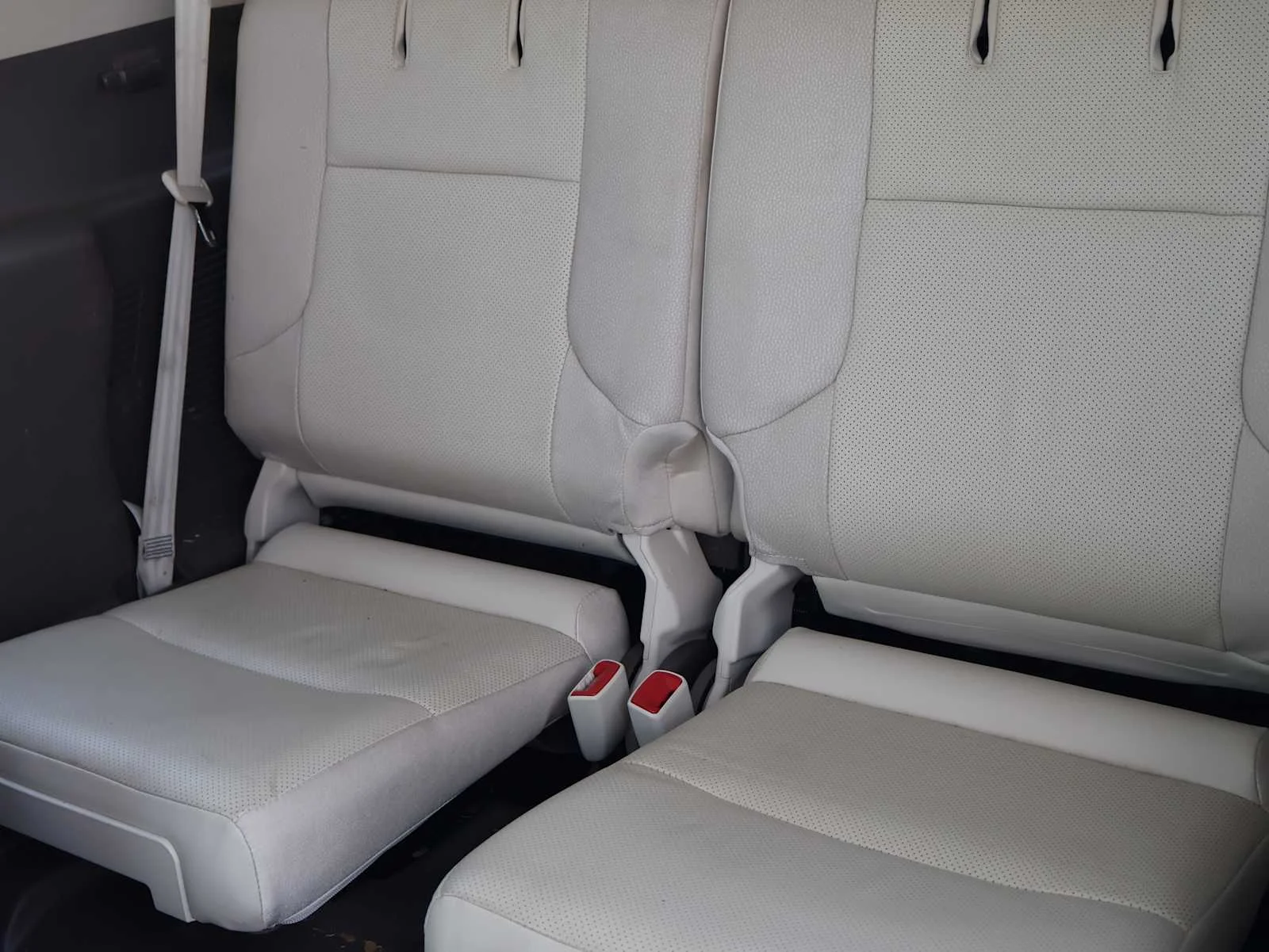 Used 2016 Nebula Gray Pearl Lexus  image 27