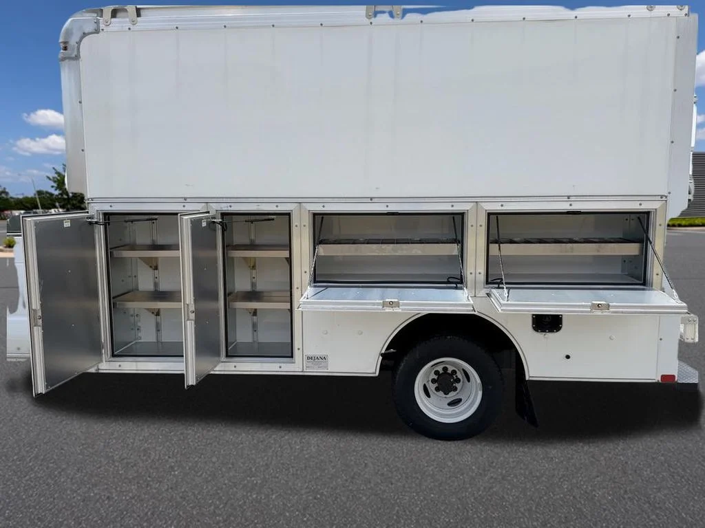 New 2026 Oxford White Ford E-350 SRW image 22