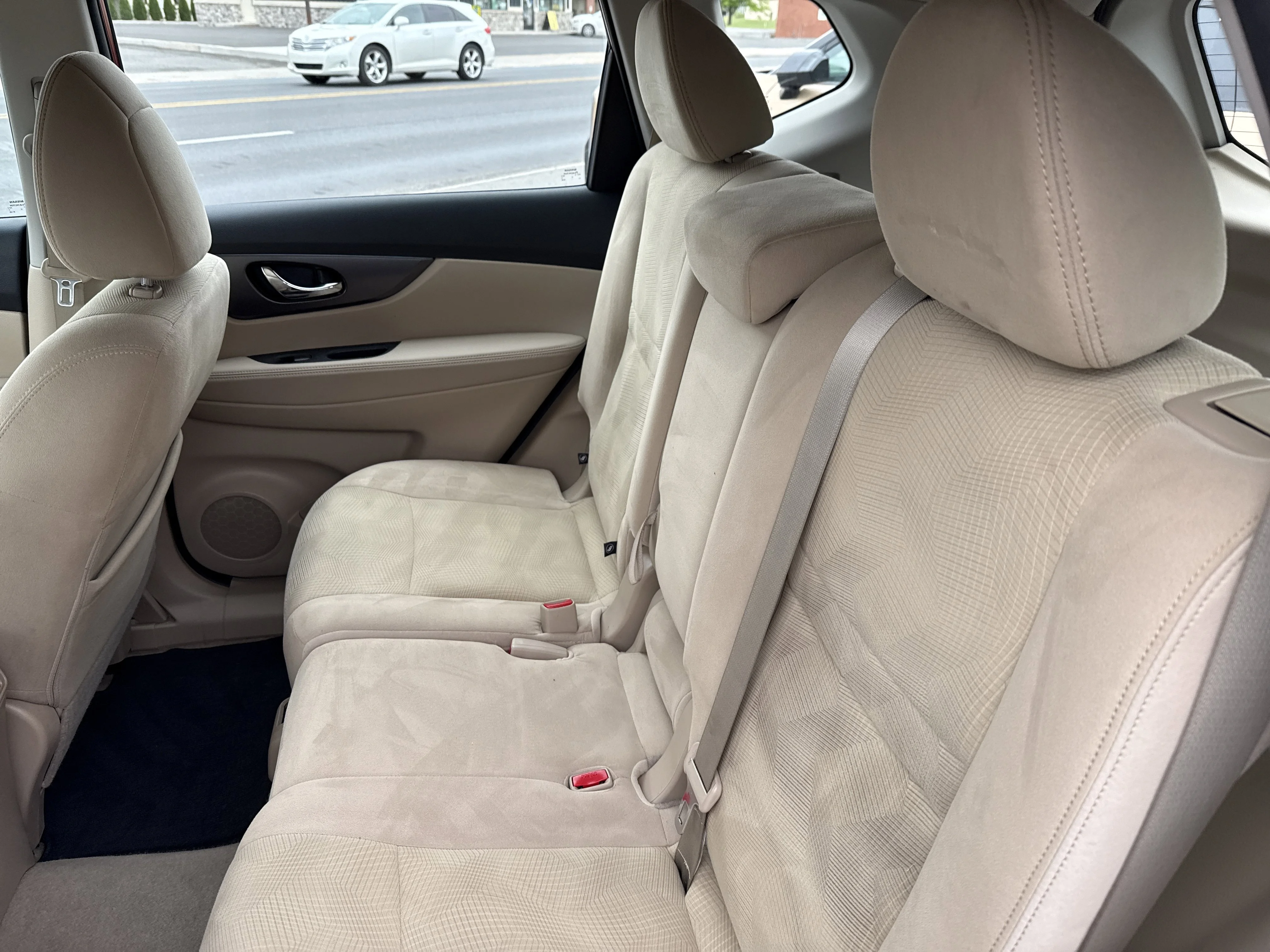 Used 2015 Cayenne Red Nissan S image 19